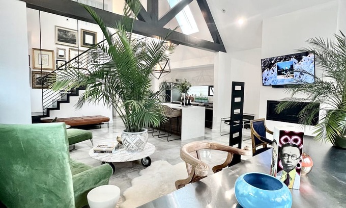 Keego Harbor House | Welcoming 3-Bedroom House with Lake Access and Hot Tub