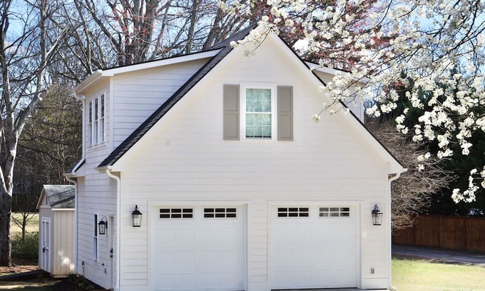 Greer House | Quiet Suburban Studio Near GSP Airport, Family-Friendly