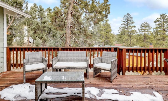 Whispering Forest Cabin | Cozy 3 Bedroom Cabin with Pool and Kitchen Amenities
