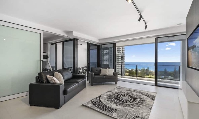 Broadbeach Apartment | Ocean View Broadbeach Apartment Ideal for Families