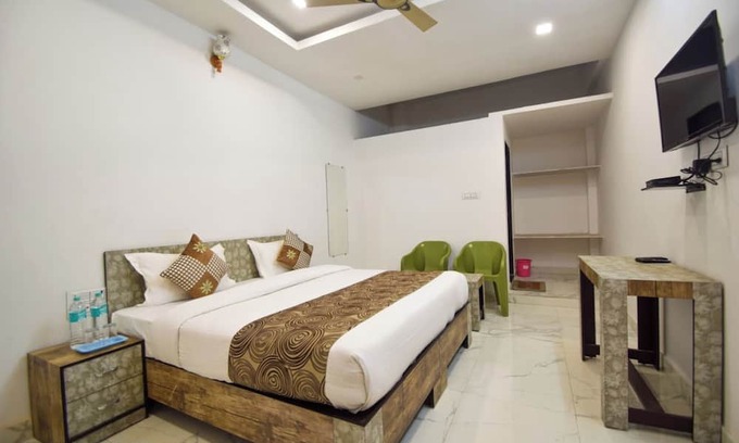Chittorgarh Hotel | Discover Comfort at Hotel Keshav Residency with Breakfast