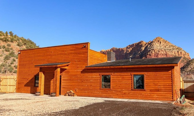 Hildale Cabin | Explore Zion Edge Retreat: Family-Friendly Getaway