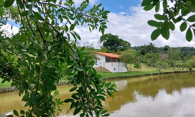 Sao Roque Ski Chalet | Tranquil Retreat by the Lake Near São Roque Wine Route