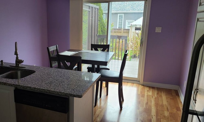 Orleans Village - Chateauneuf House | Beautiful spacious house in Ottawa