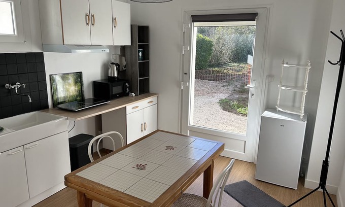 Saint-Ambreuil Apartment | Cozy Joli Appartement - Ideal for Families and Pets