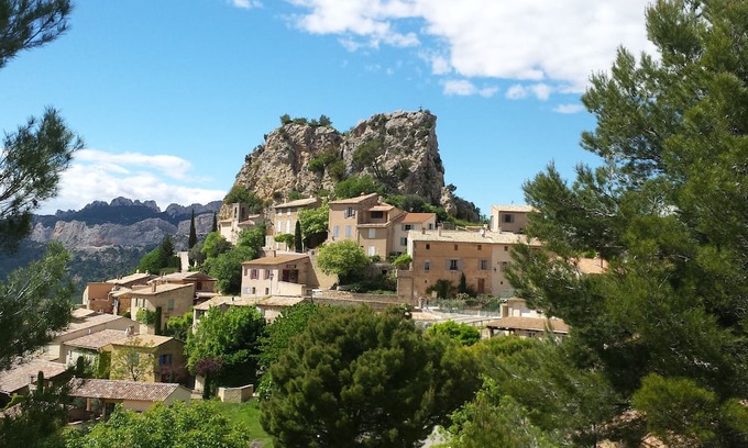 Mirabel-aux-Baronnies Apartment | Discover a Stylish Getaway in Provence with Pool & Views