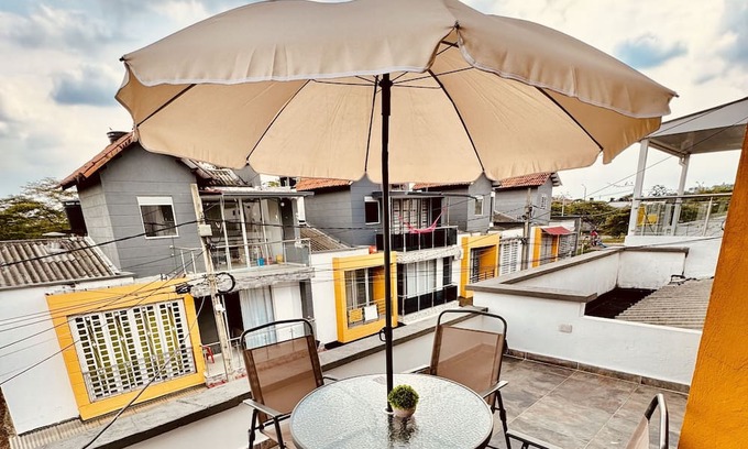 Villavicencio House | Cozy Family Retreat with Child-Friendly Amenities