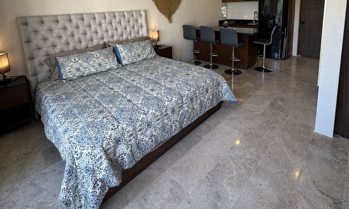 Ejidal Apartment | Inviting Studio in Playa del Carmen with AC and Fitness Room