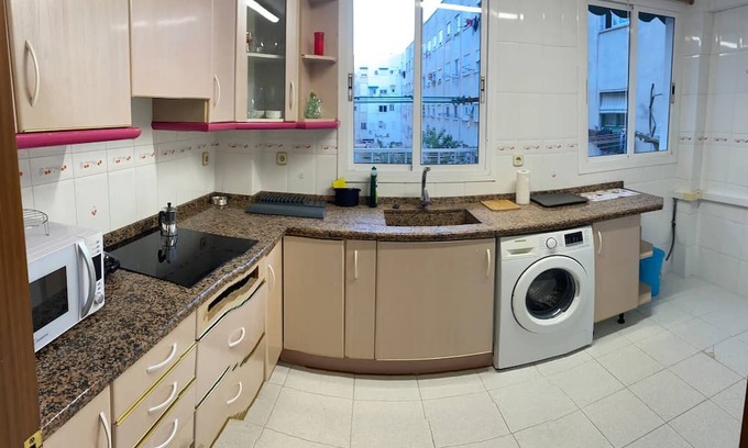 Rascanya Apartment | Pet-Friendly Apartment in the Vibrant Orriols Neighborhood
