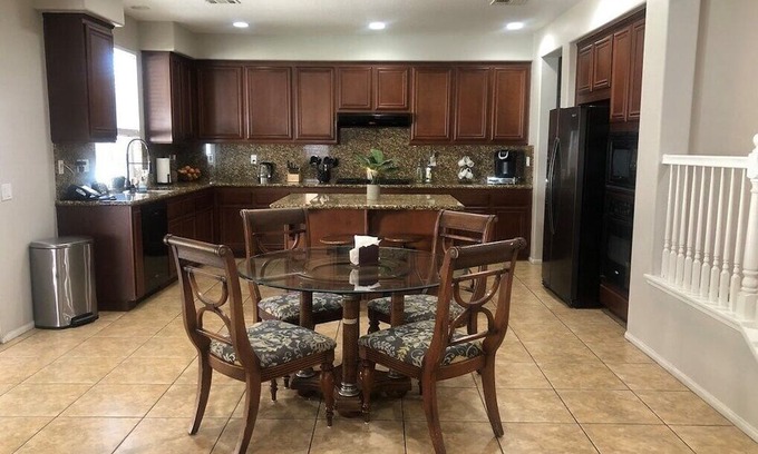 Moreno Valley House | Serene Five-Bedroom Retreat with Spa and Pet-Friendly Options