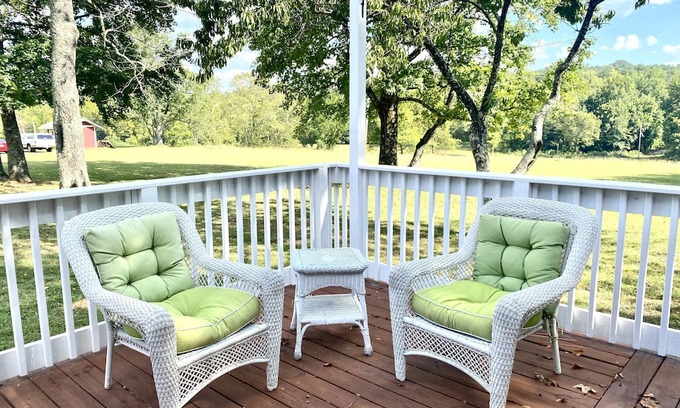 Norman Cottage | Picturesque Retreat by the Caddo River: Fishing & Spa Enjoyment