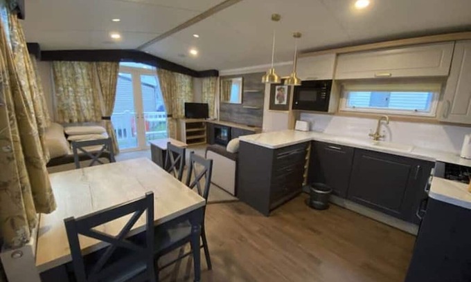 Isle of Grain House | Thameside Family Retreat with Child-Friendly Amenities
