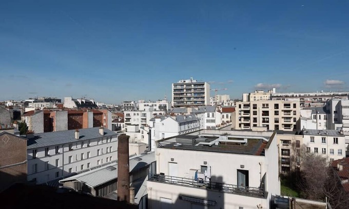 Charonne Apartment | Tranquil Island Retreat in the Heart of Paris