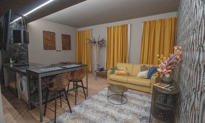 Historic Centre Apartment | Inviting Apartment for 6 in the Heart of Turin