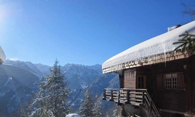 Savignac-les-Ormeaux Ski Chalet | Cozy Mountain Chalet Near Ski Resort - Family-Friendly Stay