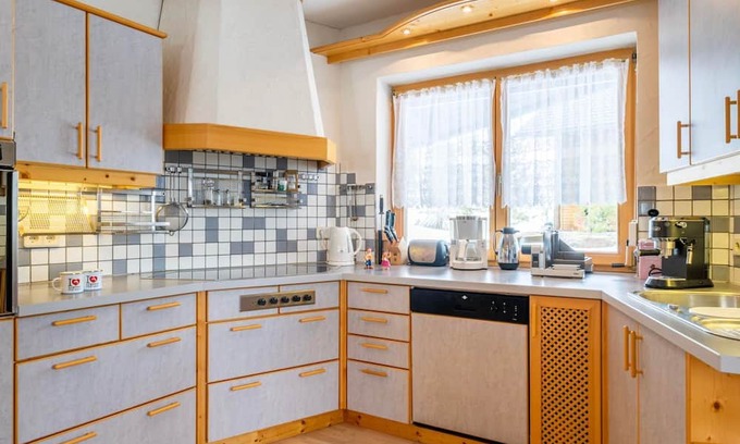 Reichenau Cabin | Discover Relaxation at Heidi-alm Lodge with Spa Amenities