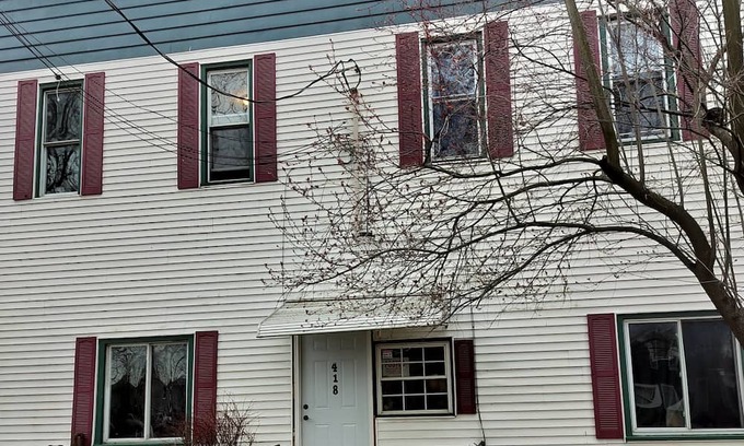 Conneaut Apartment | Scenic Residential Retreat with Roof Access Near Lake Erie