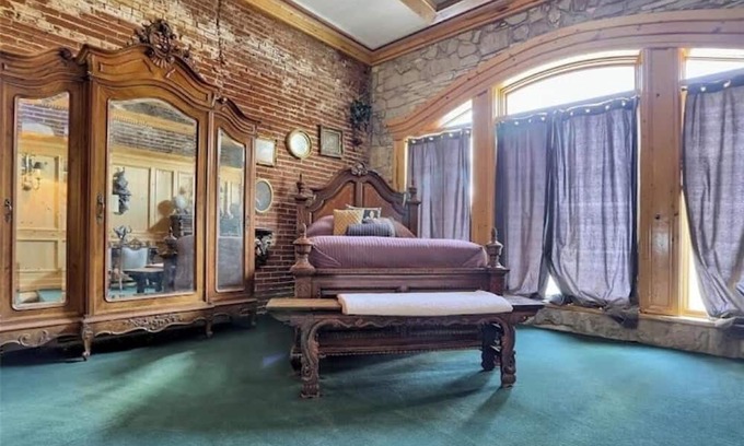 Downtown St. Louis Apartment | Exceptional Modern Castle in Vibrant Downtown St. Louis