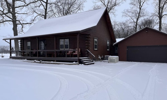 Geneseo Cabin | Experience The Cozy Cabin On Long Point for Family Fun