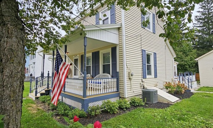 Richfield Springs House | Relax at Sunnyside Guest House with Pool & Central Air