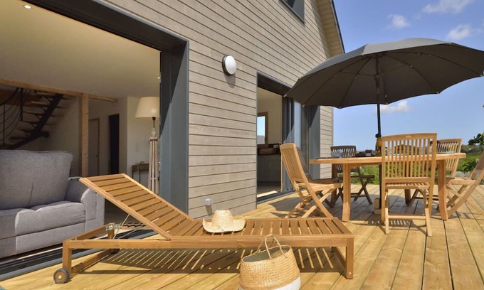Tredrez-Locquemeau House | Private Villa for 6 with Ocean View, WIFI & Parking