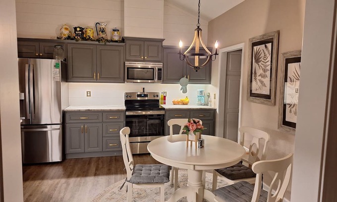 McCormick Bed & Breakfast | Discover McCormick SC: Nature-Filled Getaway with Pool