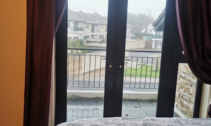 Kilrane House | Cozy Holiday Home for 4 Guests Near Rosslare Europort