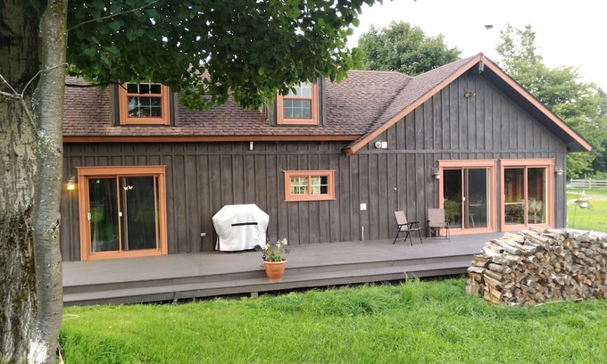 Town of Dickinson Center House | Pet-Friendly Ranch House Retreat with Nature Trails