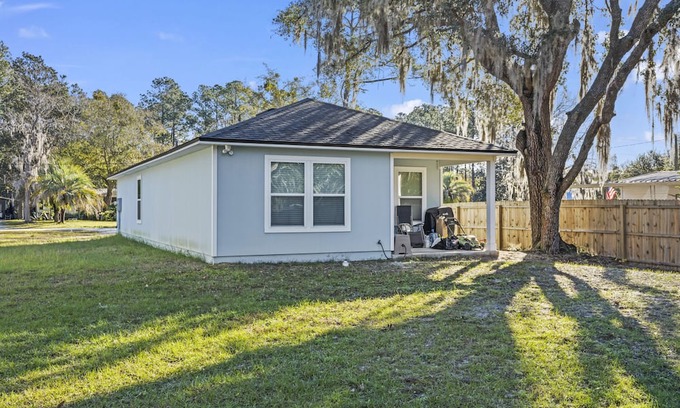 Melrose House | Relaxing Retreat at Sante Fe Canal Home for Families