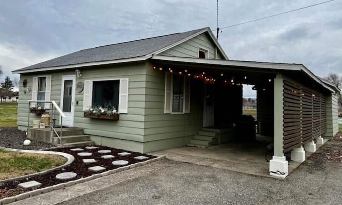 Benton City House | Cozy retreat in Benton City