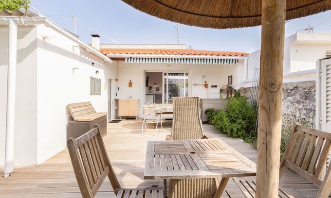 Pias House | Inviting villa for 6 with WIFI, TV, and patio access