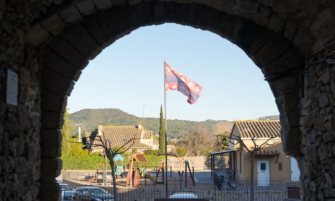 Torrent House | Relax at La Casa Bella: Pet-Friendly with Spa & Wi-Fi