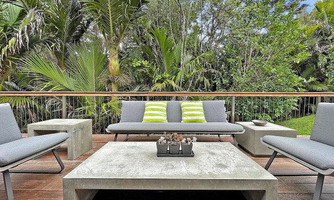 Onetangi Cottage | Experience the Beauty of Waiheke Island with Ocean Views
