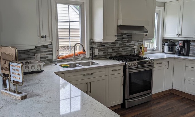 Barrie House | Discover Private Castle: Your Family-Friendly Retreat in Barrie