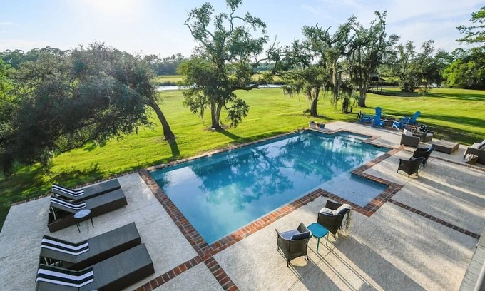 Shoreline Park House | Elegant Bayou Home with Pool and Tennis Court Access