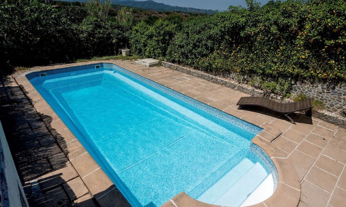 Mas Altaba House | Inviting Private Villa for 8 with Pool and Modern Amenities