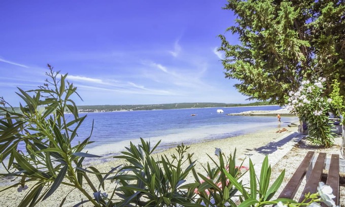 Obrovac Apartment | Cozy Oceanfront Apartment for 4 with Terrace & Pet-Friendly