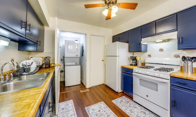 Wasco House | Serene Hanover Park Townhome with Spa & Breakfast Included