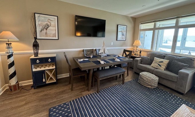 Smith Mountain Lake Apartment | 212 Cozy 2-bedroom apartment with WiFi, fitness room in lovely Huddleston