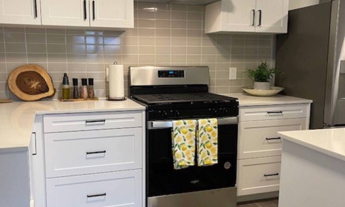 Fenelon Falls Apartment | Relaxing Retreat at Deluxe Place on Kawartha Lakes