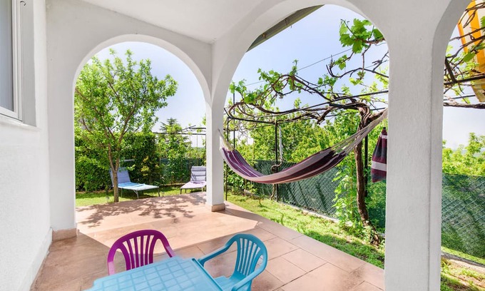 Fuskulin Apartment | Oceanfront Retreat at Apartments Sabina in Fuškulin