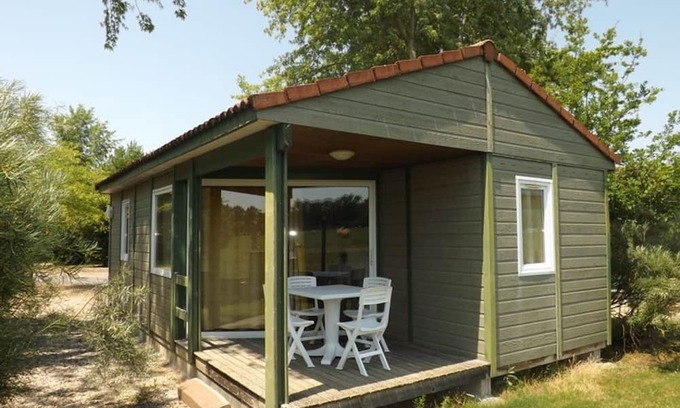 Maurs Cottage | Family-Friendly Gite Maurs with Kitchen Access for Comfort