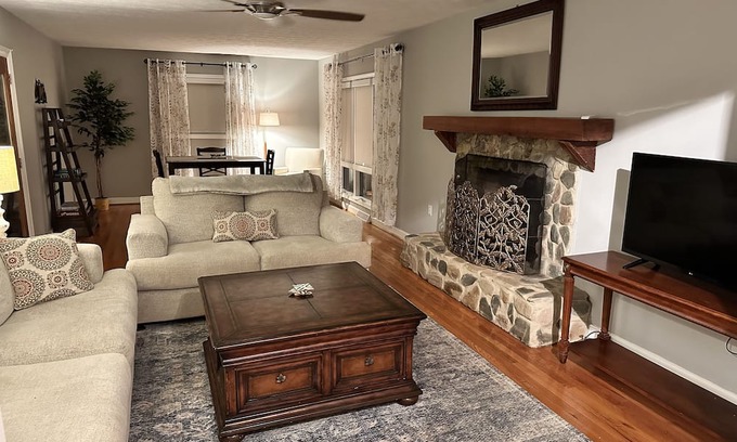 Clemson House | Comfortable Stay Near Clemson Campus - Ideal Getaway Awaits!