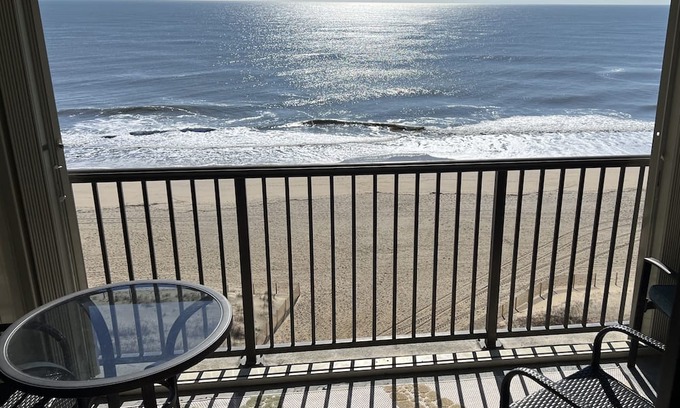 Ocean City Condo | Oceanfront Condo with Pool and Family-Friendly Amenities