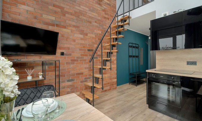 Nowe Miasto Apartment | Discover Loft Antresola & Balkon in Poznań: Pet Friendly Stay