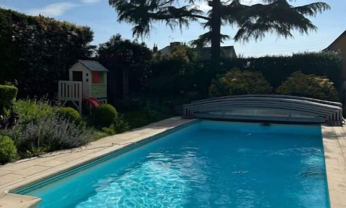 Pillerie – Bootz House | Charming Guest House with Heated Pool for Family Getaways