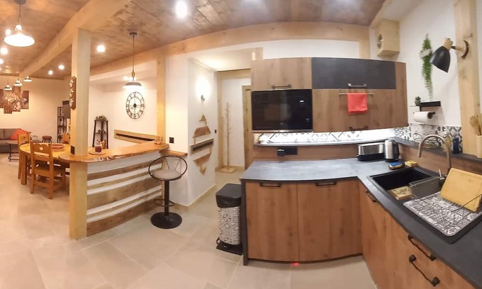 Saint-Nicolas-la-Chapelle Apartment | Inviting Appartement Rénové with Spa & Hot Tub Amenities