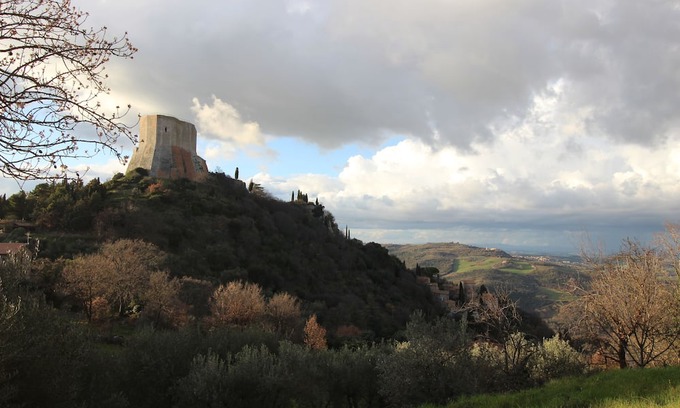 Castiglione d'Orcia Apartment | Inviting Stay at Casa Isma: Pet-Friendly with Spa & Hot Tub