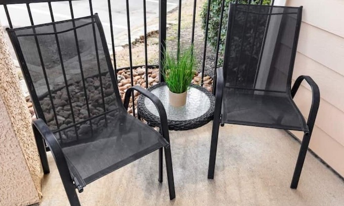 South Arlington Apartment | Elegant 1Br Condo with Pool, Gym & Child-Friendly Amenities