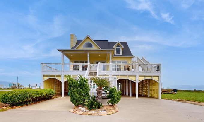 Gilchrist House | Iconic Gulf-Front House with Balcony & Ocean View